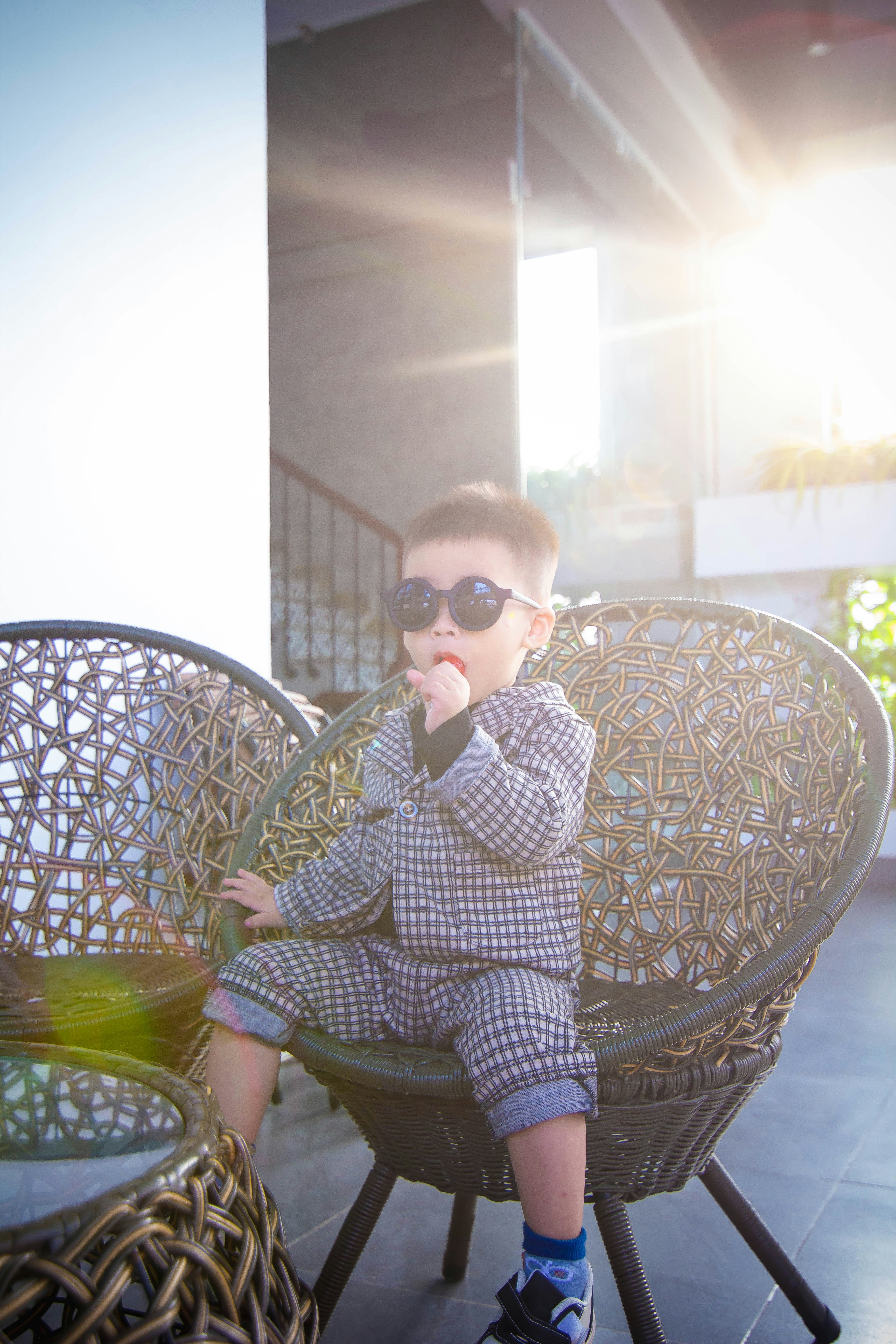 欧美电影热播海报：动作与悬疑氛围